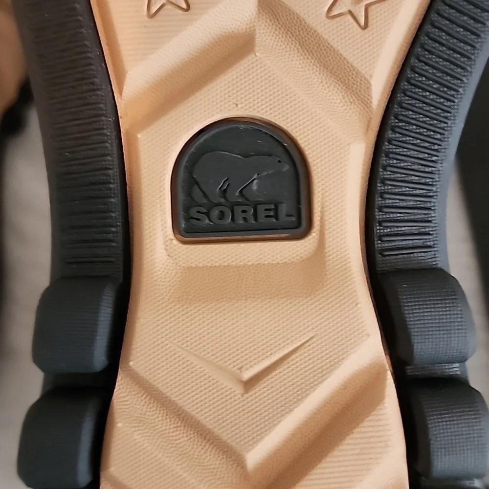Sorel Caribou X Waterproof Platform Chelsea Boot Brand New